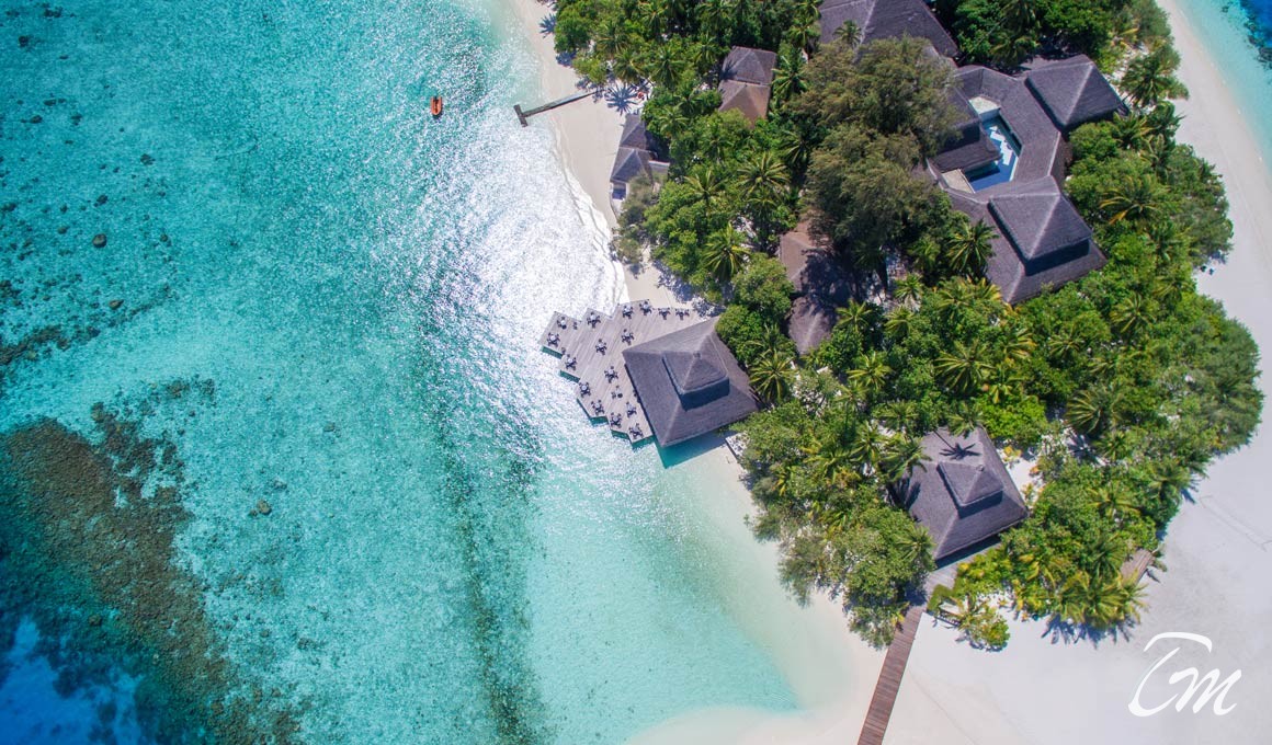 adaaran-club-rannalhi-maldives-bar-aerial-view