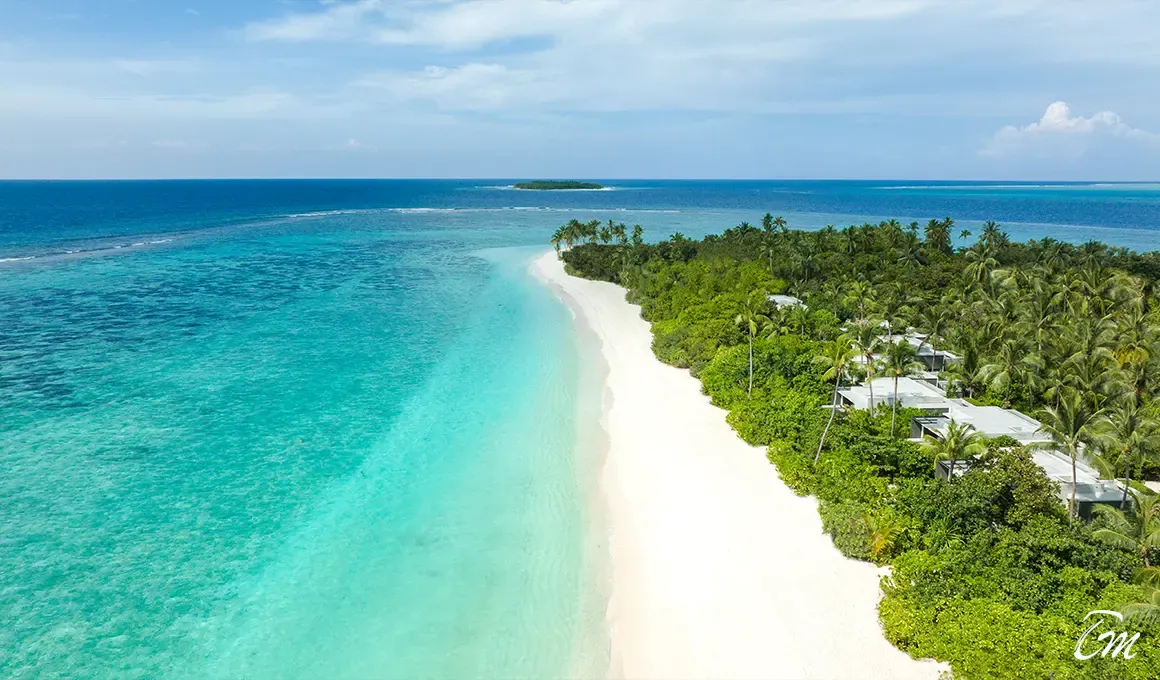 alila-kothaifaru-maldives-beach-aerial-view